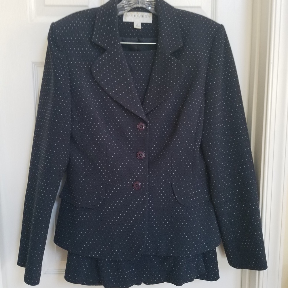 Women’s skirt suits